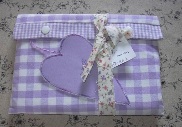 Lila Zaubertasche mit losem Herz, 21 x 15 cm