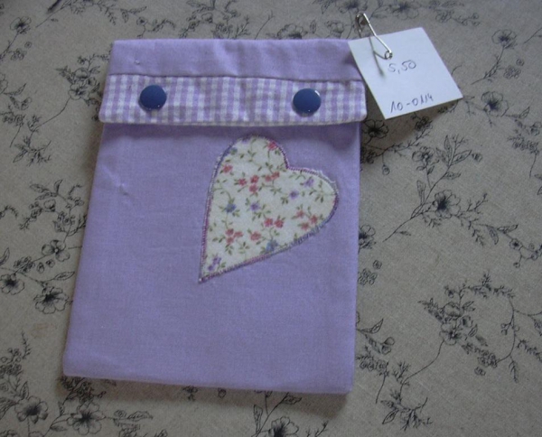 lila Zaubertasche mit appliziertem Herz, 12 x 16 cm